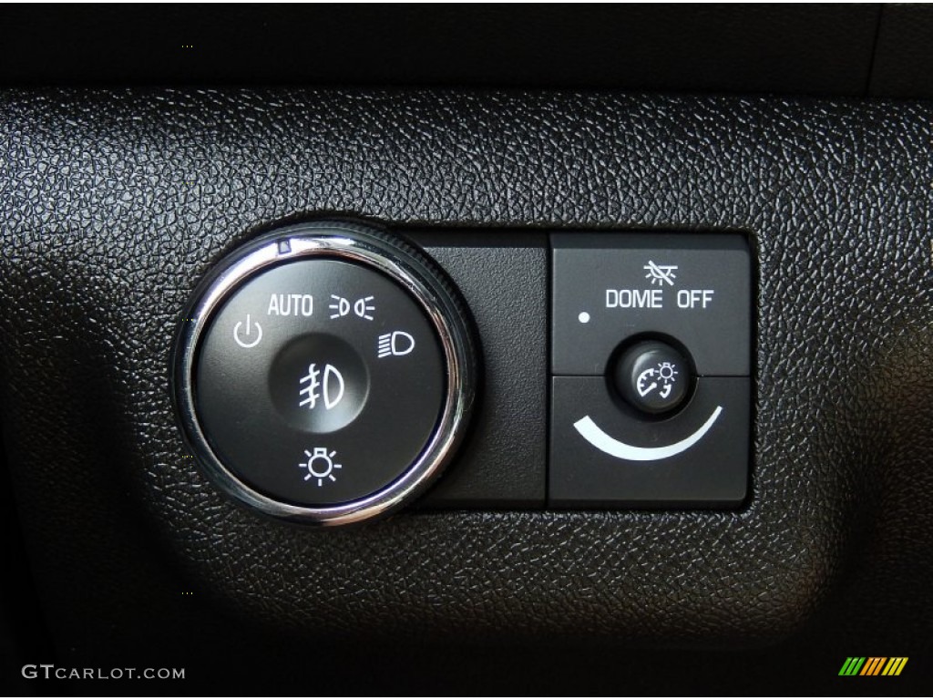 2012 GMC Acadia SL Controls Photos