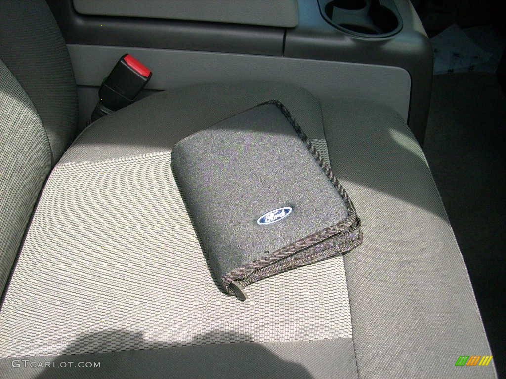2006 F150 XLT SuperCrew 4x4 - Black / Medium/Dark Flint photo #32