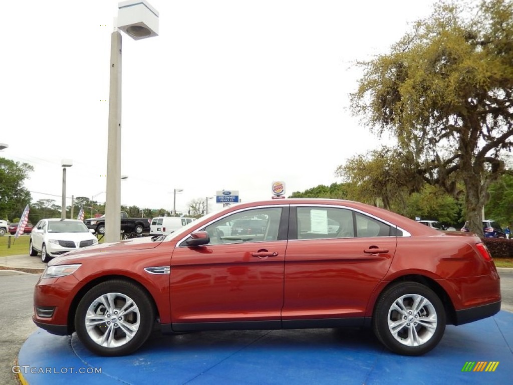 Sunset 2014 Ford Taurus SEL Exterior Photo #92607644