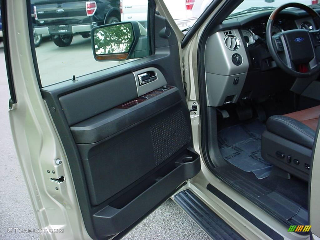 2007 Expedition EL Limited - Pueblo Gold Metallic / Charcoal Black/Caramel photo #10