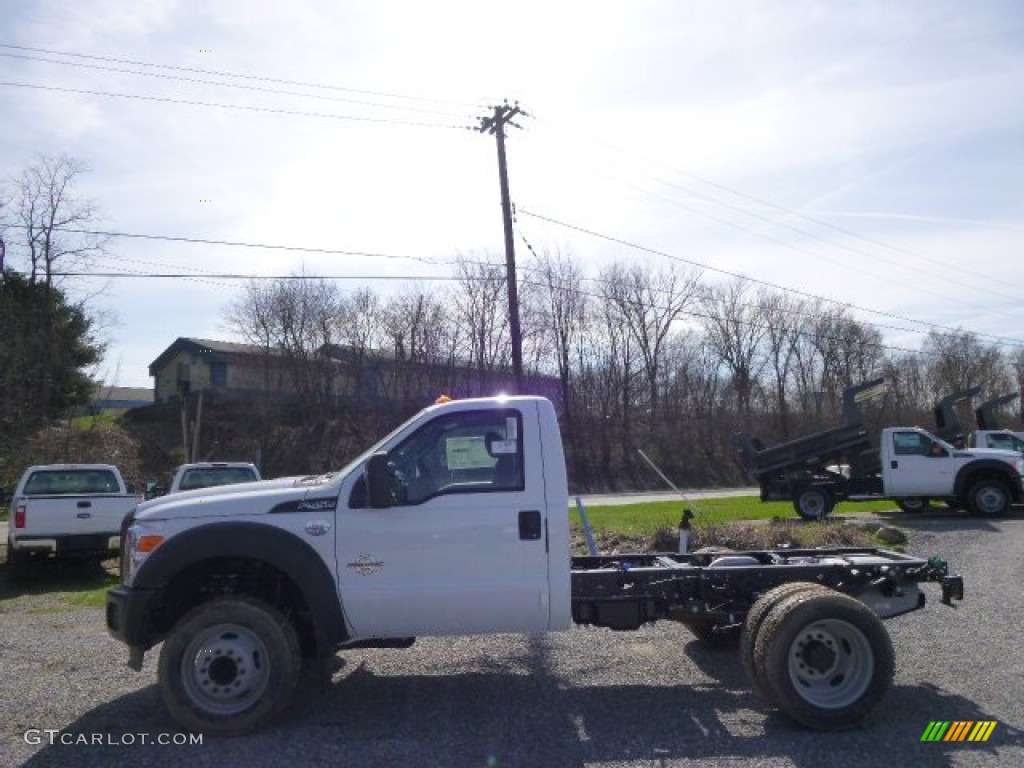 2015 F550 Super Duty XL Regular Cab Chassis - Oxford White / Steel photo #5