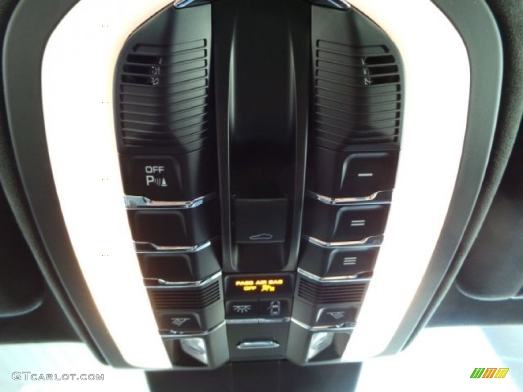2014 Porsche Panamera GTS Controls Photo #92611565