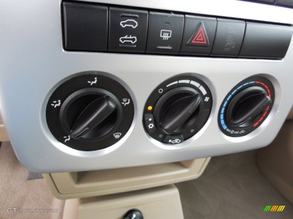 2008 PT Cruiser Touring Convertible - Deep Water Blue Pearl / Pastel Pebble Beige photo #18