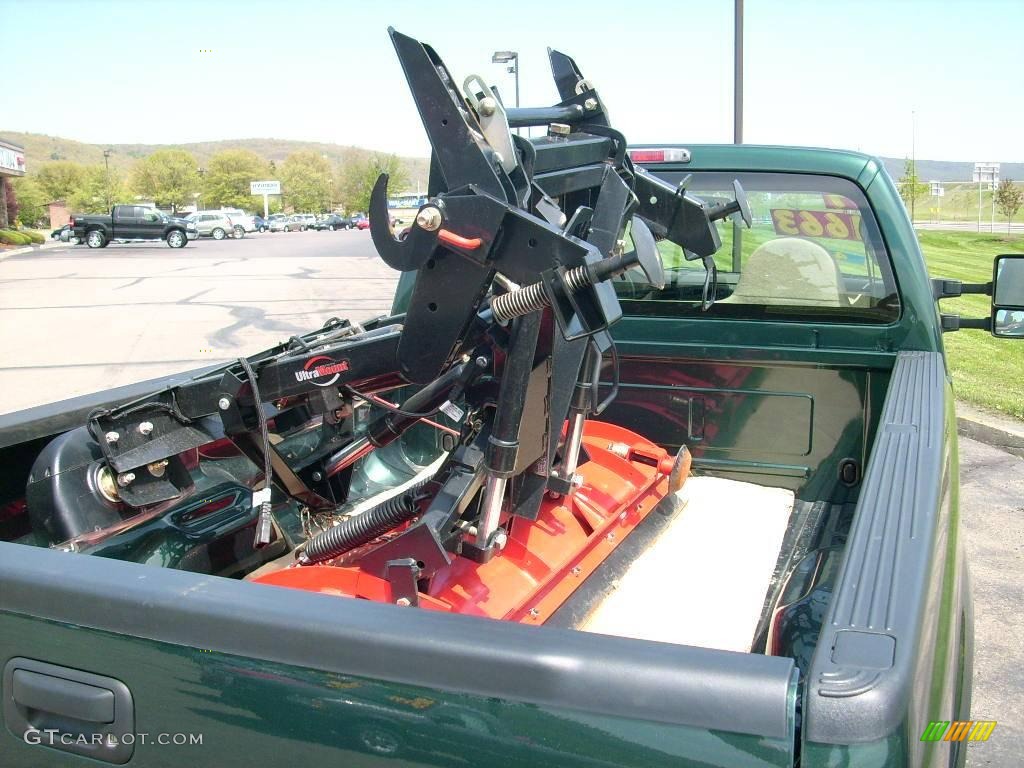 2009 F250 Super Duty XL Regular Cab 4x4 - Forest Green Metallic / Camel photo #3
