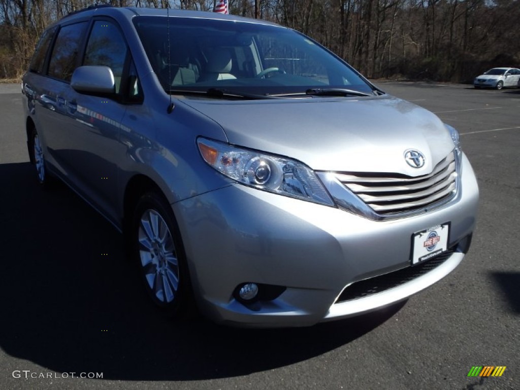 2011 Sienna XLE AWD - Silver Sky Metallic / Light Gray photo #3