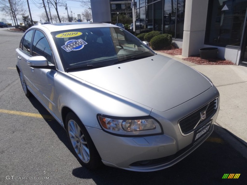 2009 S40 2.4i - Silver Metallic / Off Black photo #1