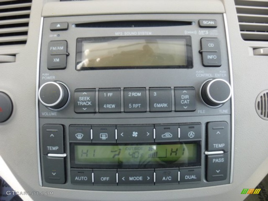 2007 Hyundai Azera GLS Controls Photo #92625305