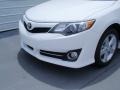 2014 Super White Toyota Camry SE  photo #11