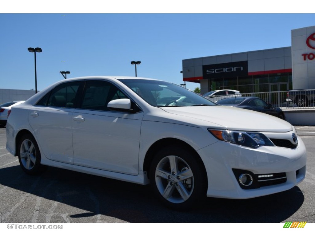 2014 Camry SE - Super White / Black photo #1