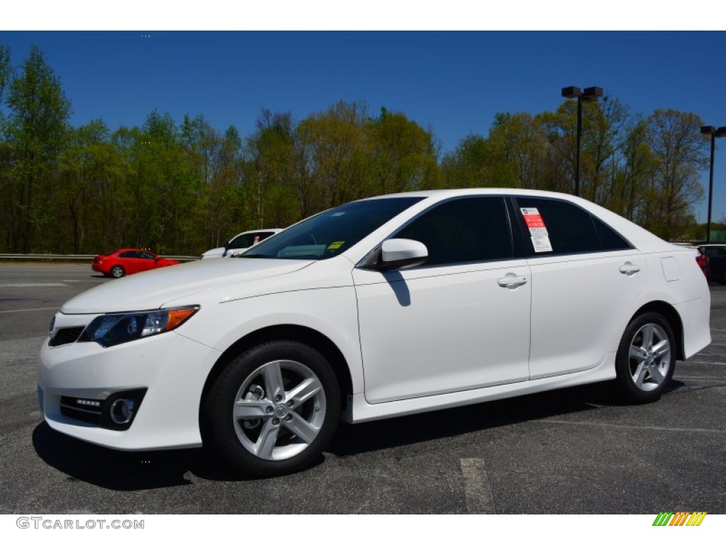 2014 Camry SE - Super White / Black photo #3