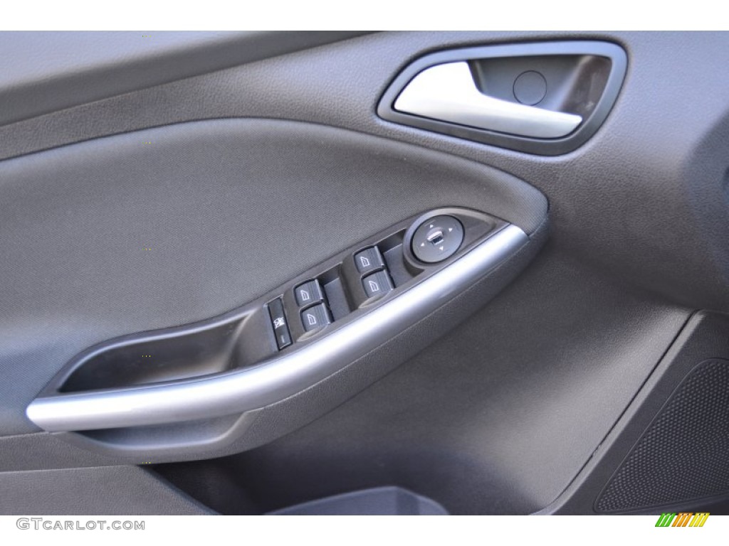 2014 Focus Titanium Hatchback - Sterling Gray / Charcoal Black photo #5