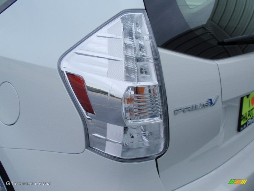 2014 Prius v Three - Blizzard White Pearl / Dark Gray photo #13