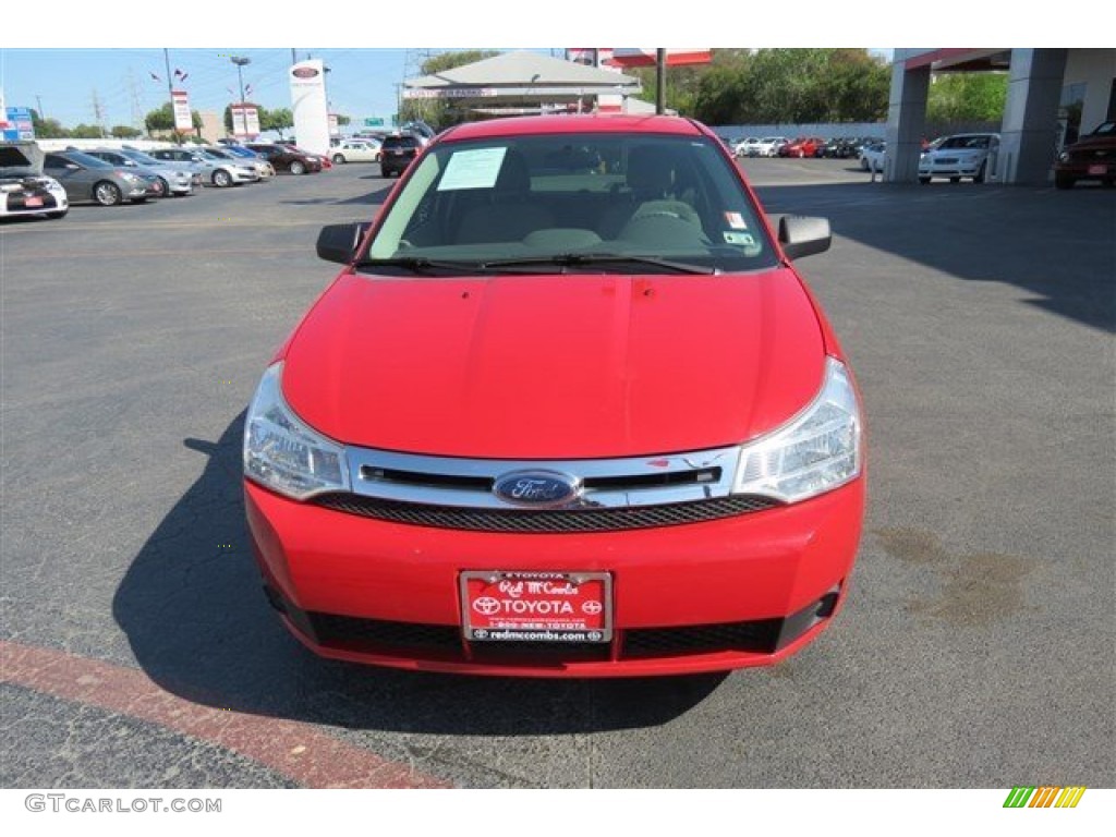 2008 Focus S Coupe - Vermillion Red / Medium Stone photo #2