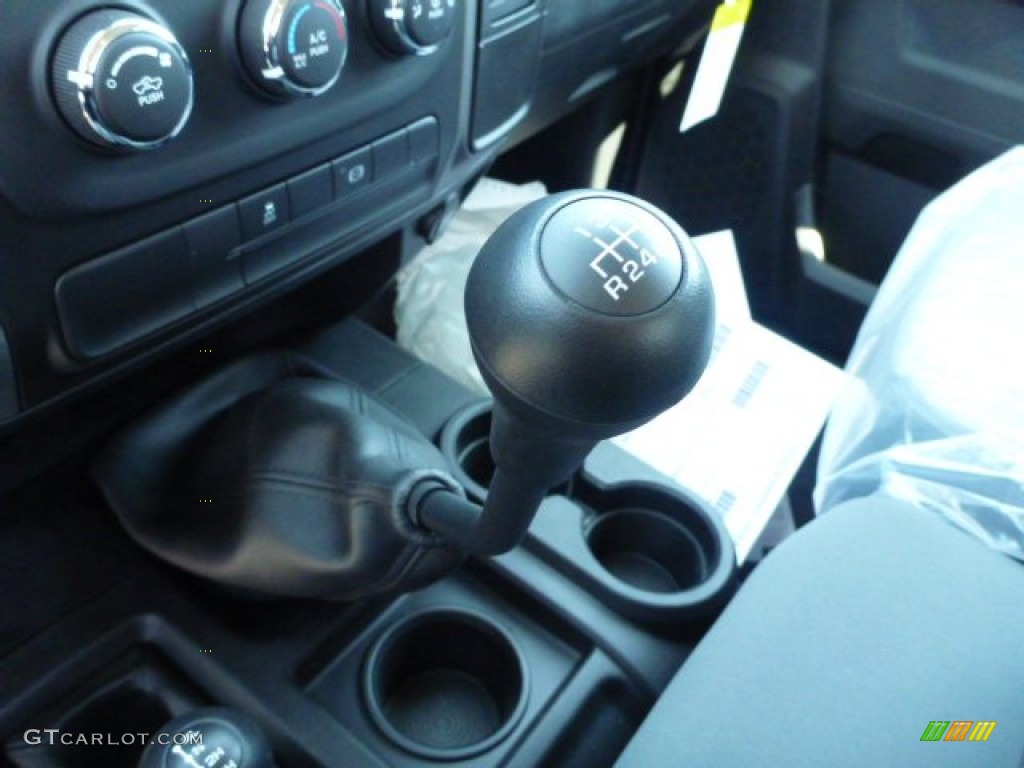 2014 2500 Tradesman Crew Cab 4x4 - Bright White / Black/Diesel Gray photo #16