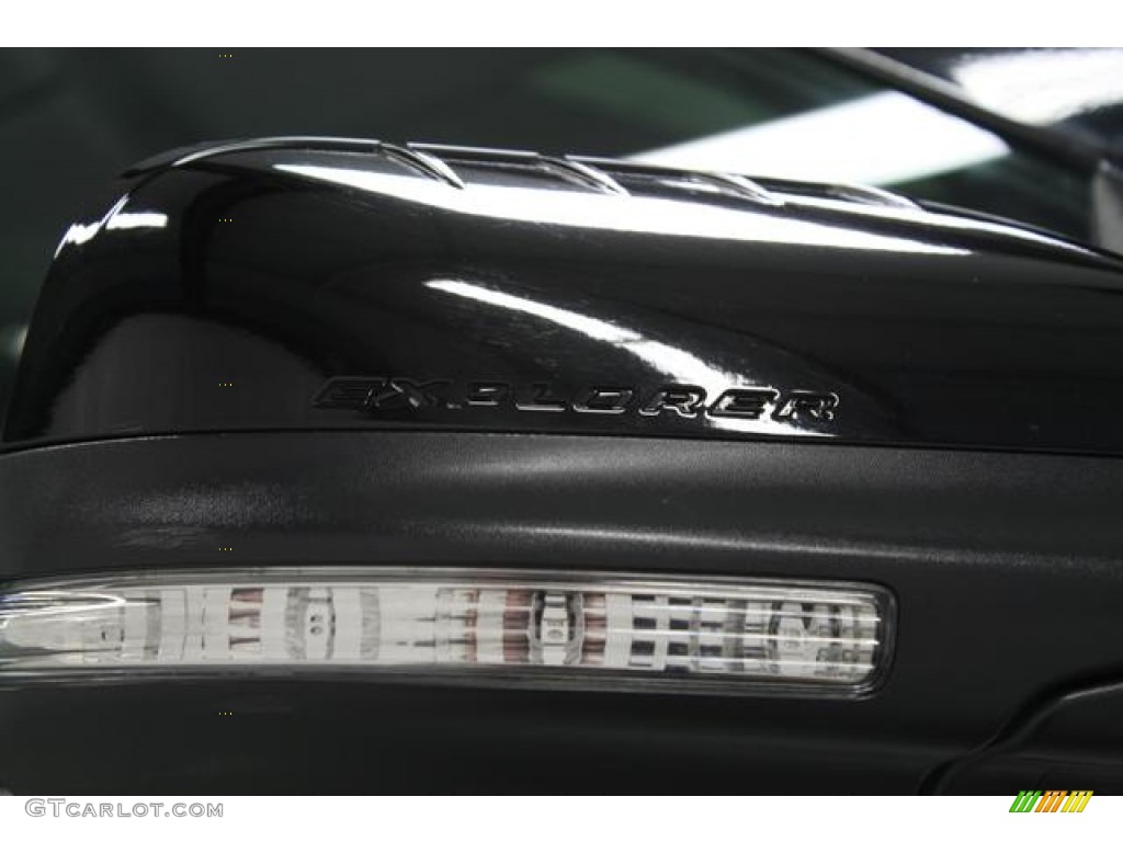 2011 Explorer XLT 4WD - Ingot Silver Metallic / Charcoal Black photo #8