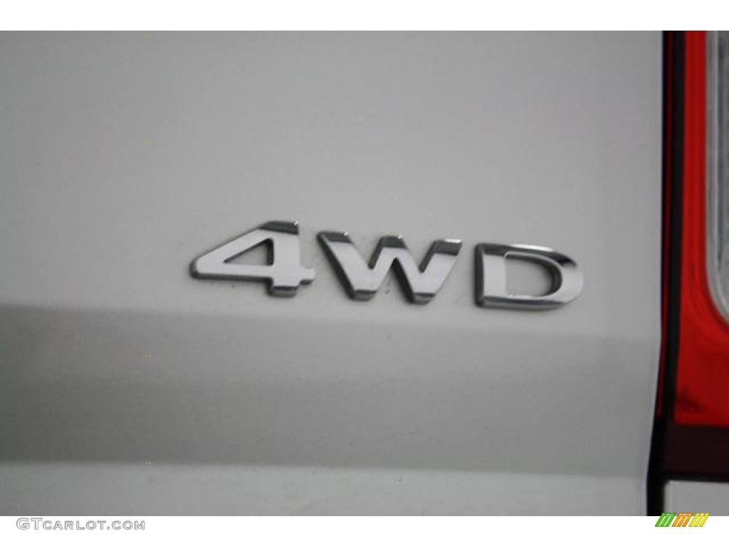 2011 Explorer XLT 4WD - Ingot Silver Metallic / Charcoal Black photo #12
