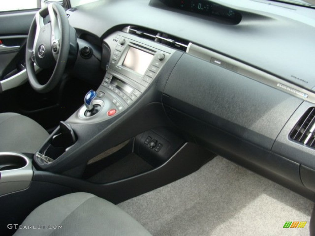 2013 Prius Plug-in Hybrid - Winter Gray Metallic / Dark Gray photo #21