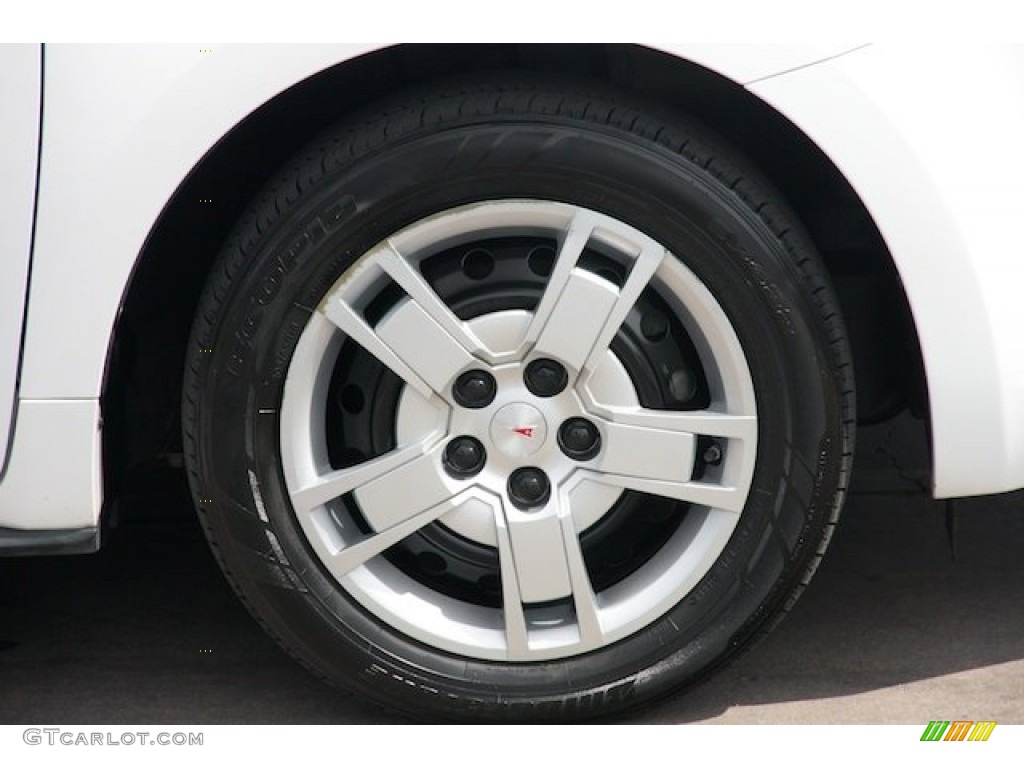 2010 Vibe 2.4L - Ultra White / Ebony photo #33