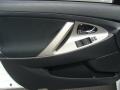 Super White - Camry SE Photo No. 7
