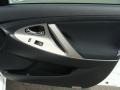 Super White - Camry SE Photo No. 20