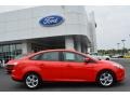 Race Red - Focus SE Sedan Photo No. 2