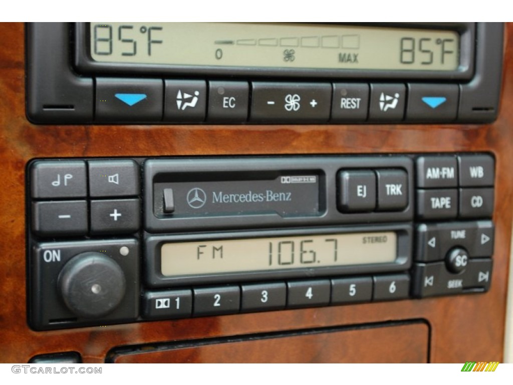 1996 Mercedes-Benz S 500 Sedan Audio System Photo #92662396