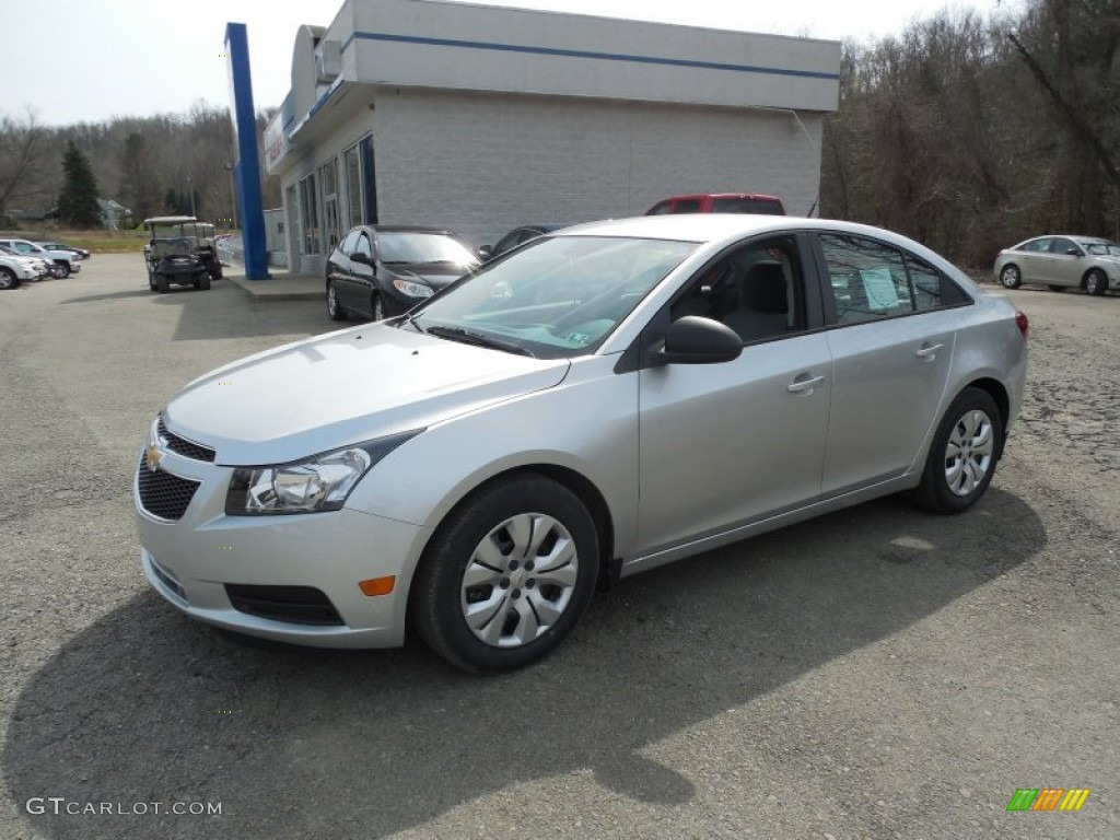 2014 Cruze LS - Silver Ice Metallic / Jet Black/Medium Titanium photo #1