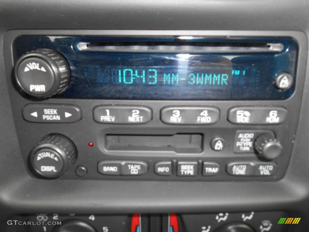 2003 Chevrolet Monte Carlo SS Audio System Photos