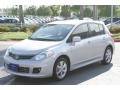 Brilliant Silver Metallic - Versa 1.8 SL Hatchback Photo No. 2