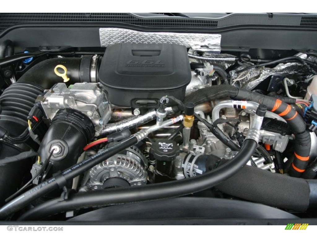 2015 Chevrolet Silverado 2500HD LT Double Cab 4x4 Engine Photos