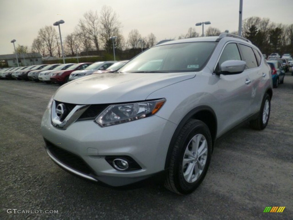 2014 Rogue SV AWD - Brilliant Silver / Charcoal photo #3