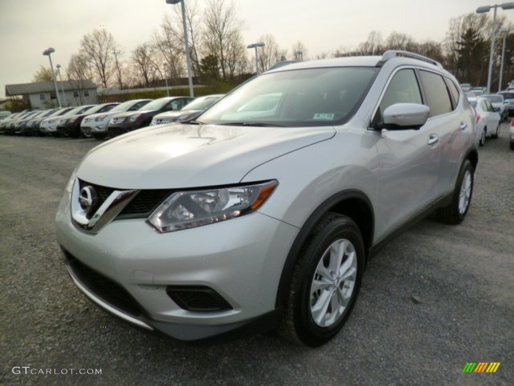2014 Rogue SV AWD - Brilliant Silver / Charcoal photo #3