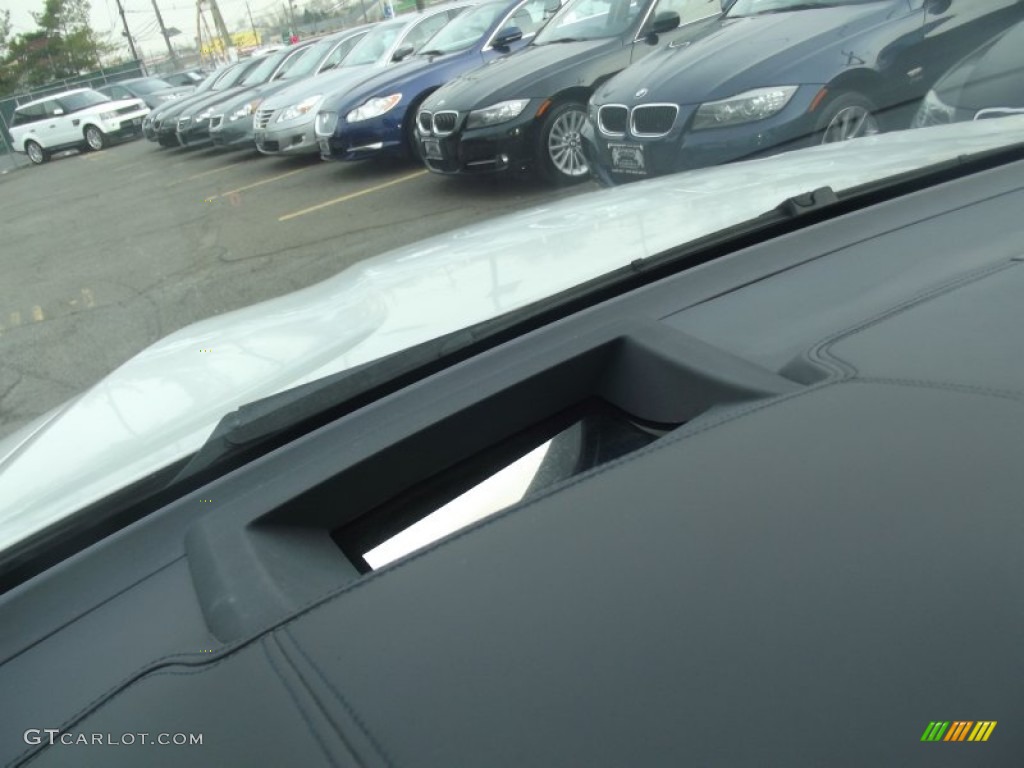2011 X6 xDrive50i - Alpine White / Black photo #26
