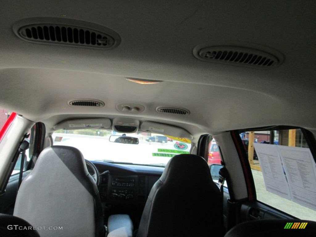 2003 Durango SLT 4x4 - Flame Red / Dark Slate Gray photo #32