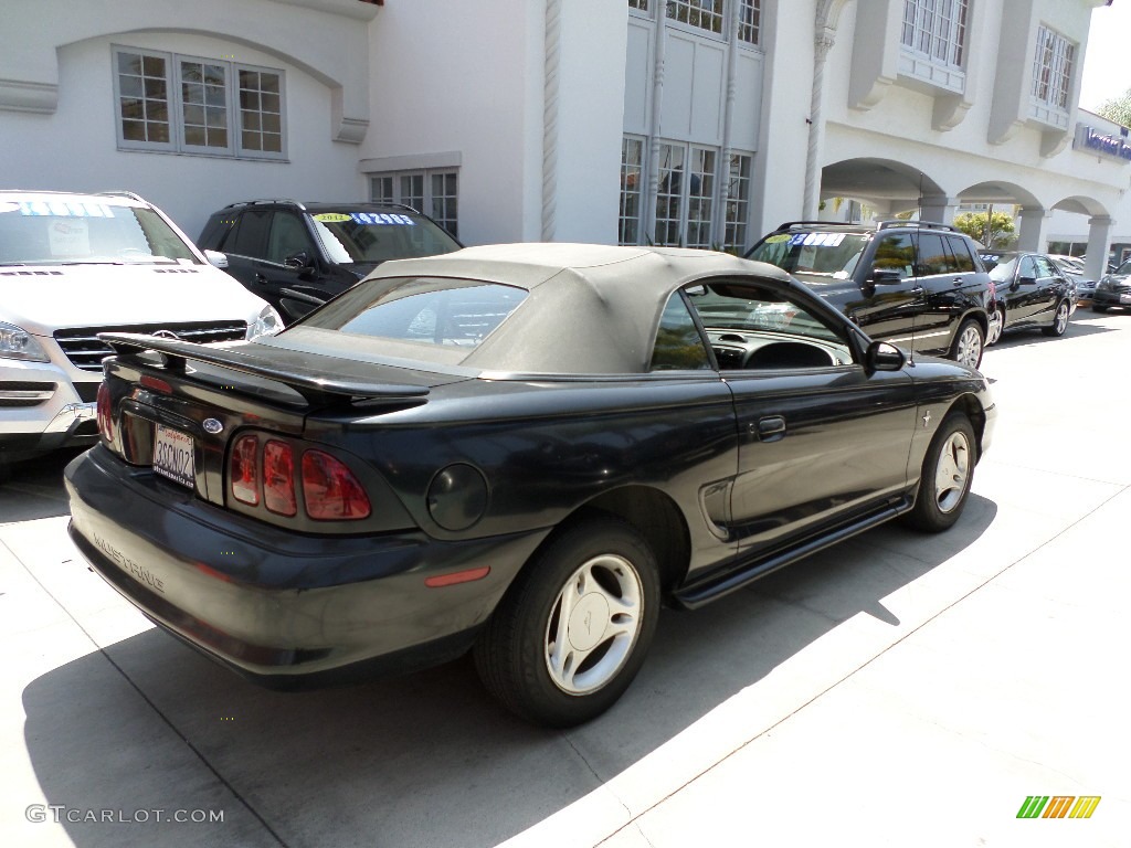 1996 Mustang V6 Convertible - Black / Grey Cloth photo #2