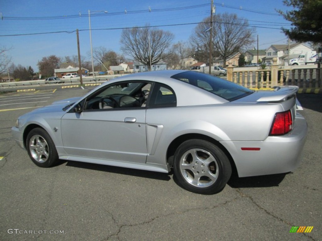 2004 Mustang V6 Coupe - Silver Metallic / Medium Graphite photo #4