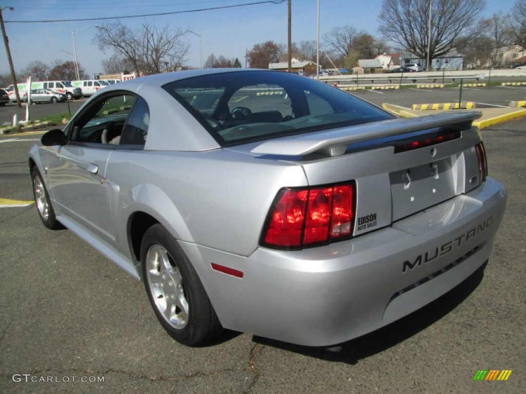 2004 Mustang V6 Coupe - Silver Metallic / Medium Graphite photo #5