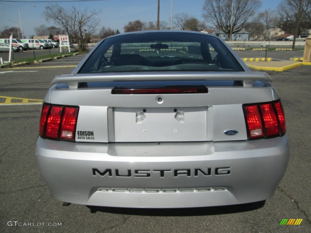 2004 Mustang V6 Coupe - Silver Metallic / Medium Graphite photo #6