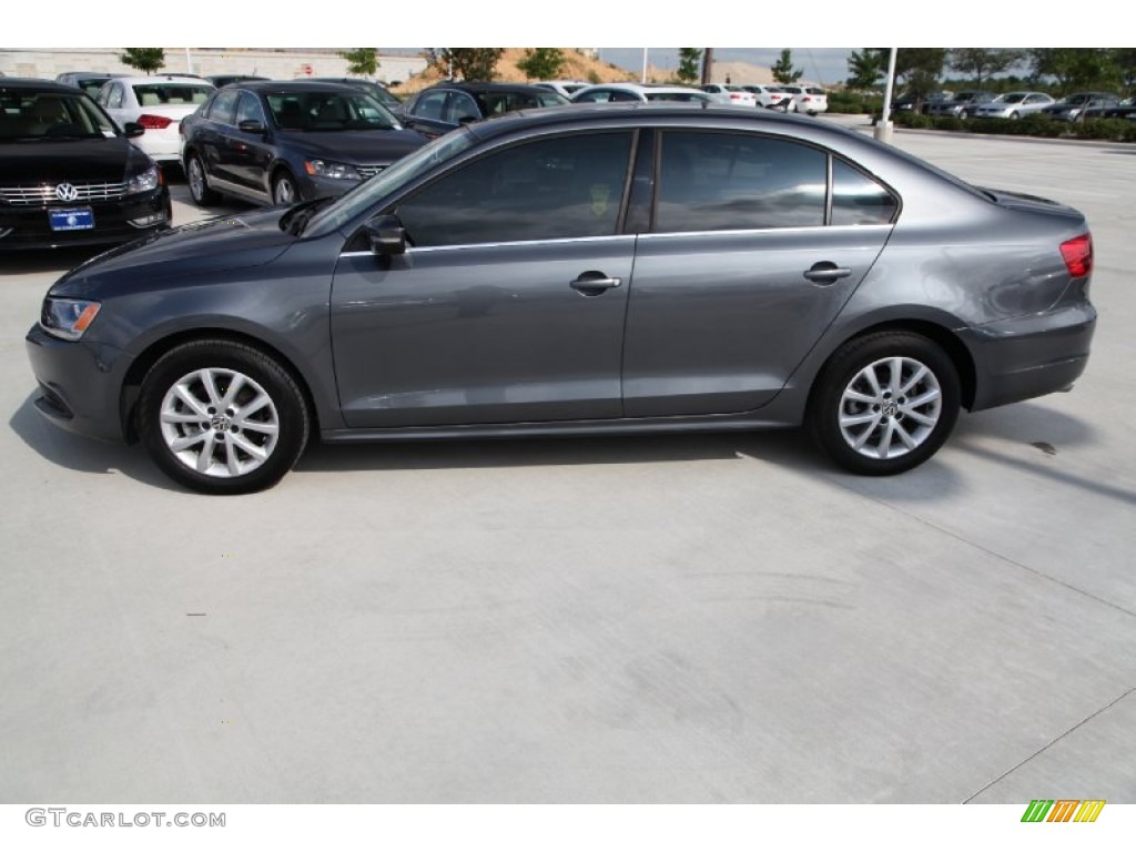 2013 Jetta SE Sedan - Platinum Gray Metallic / Titan Black photo #4