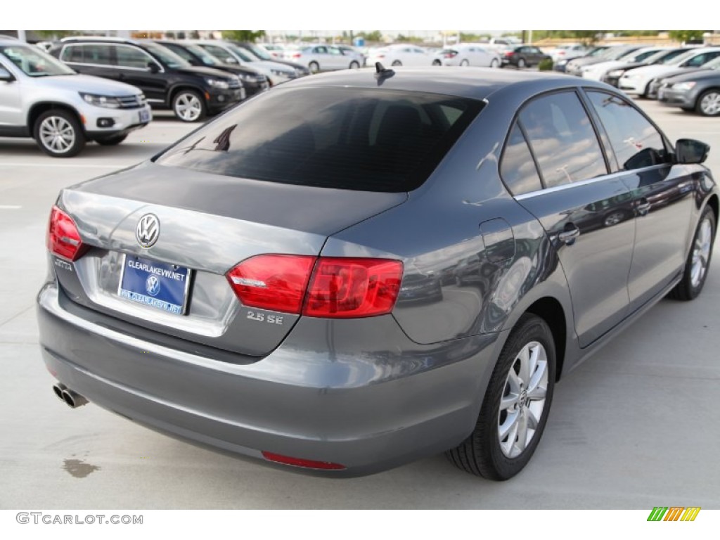 2013 Jetta SE Sedan - Platinum Gray Metallic / Titan Black photo #9