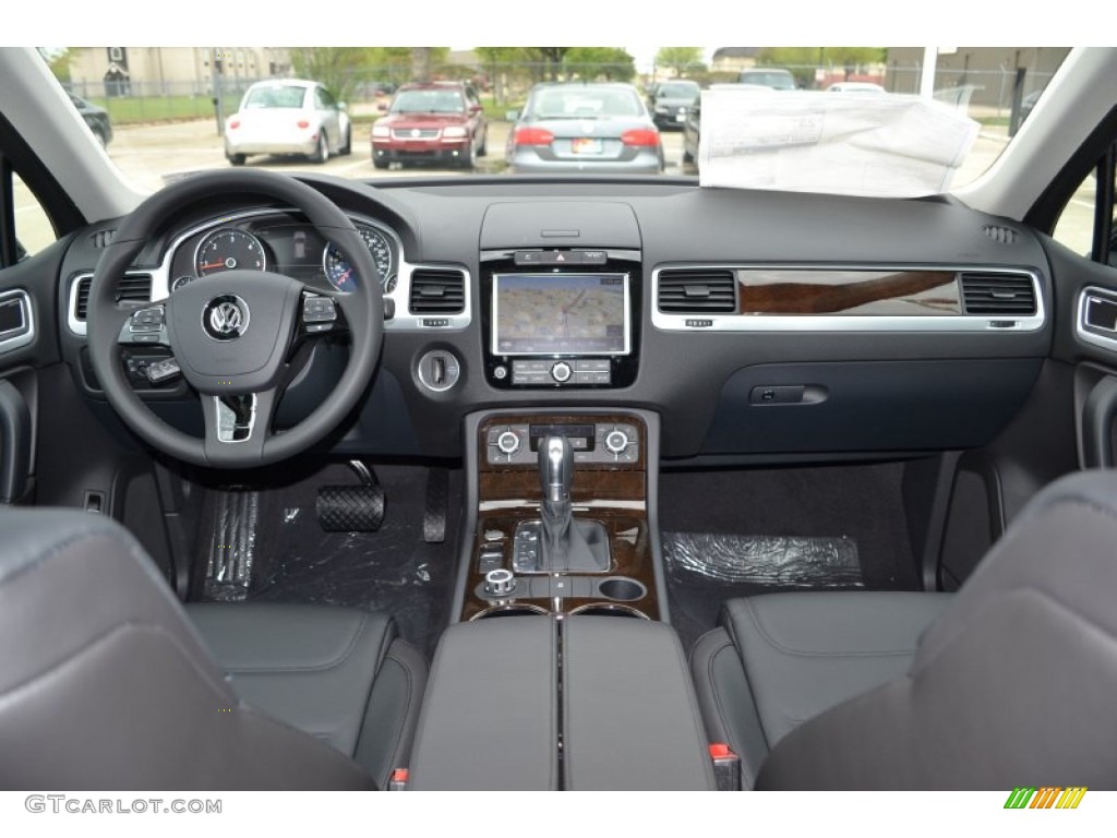 2014 Touareg TDI Executive 4Motion - Black / Black Anthracite photo #5