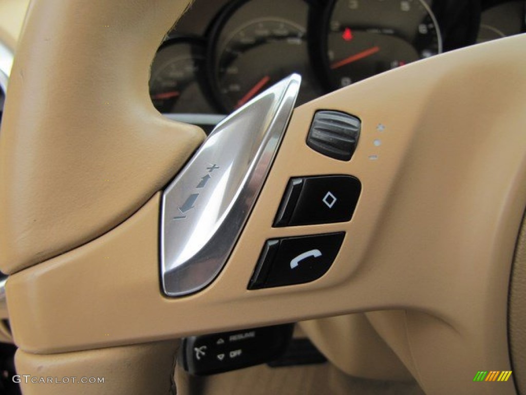 2011 Porsche Cayenne Standard Cayenne Model Controls Photo #92745616