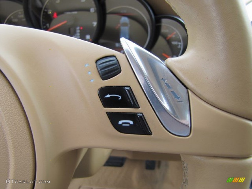 2011 Porsche Cayenne Standard Cayenne Model Controls Photo #92745622