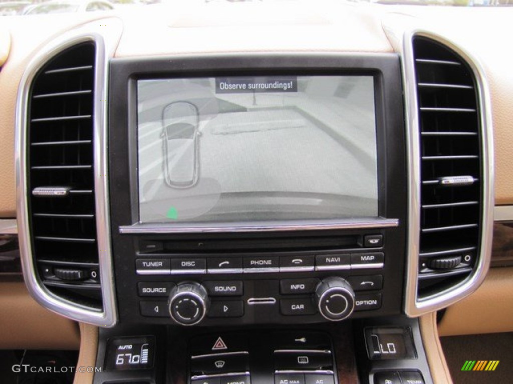 2011 Porsche Cayenne Standard Cayenne Model Controls Photo #92745676