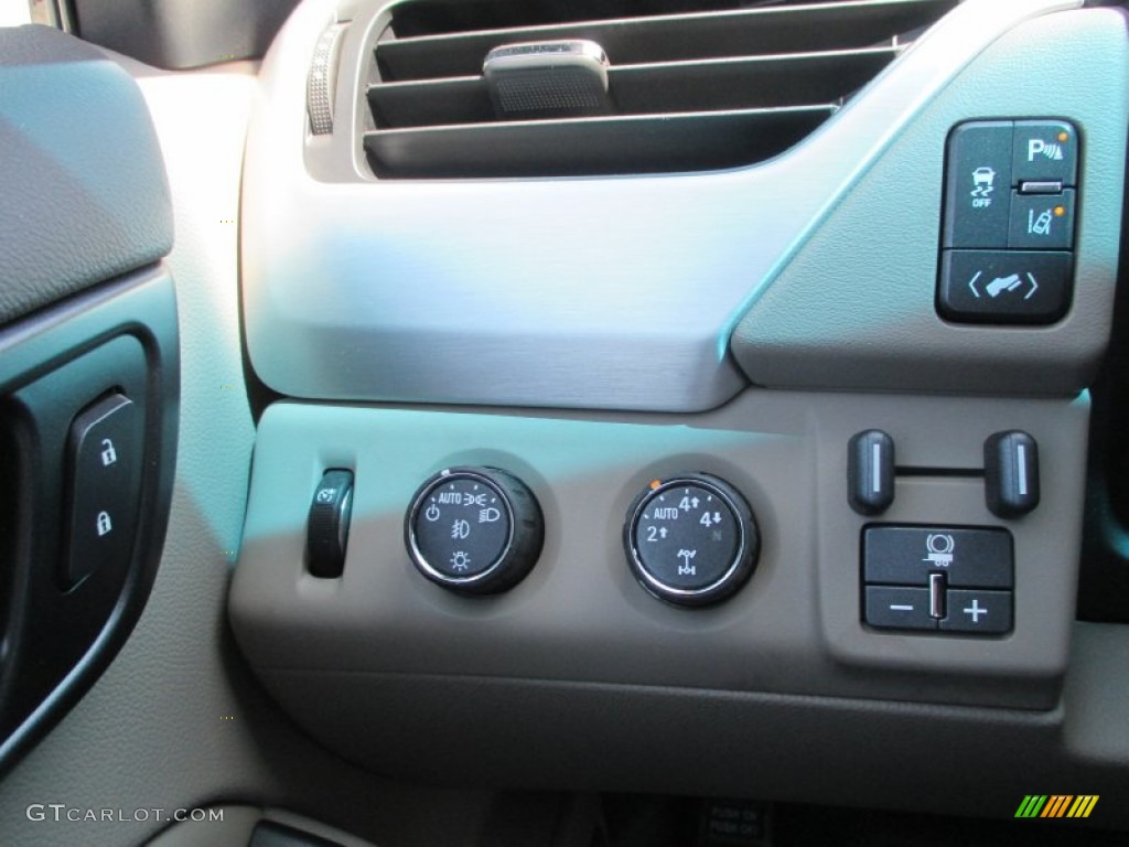 2015 GMC Yukon XL SLT 4WD Controls Photo #92751133