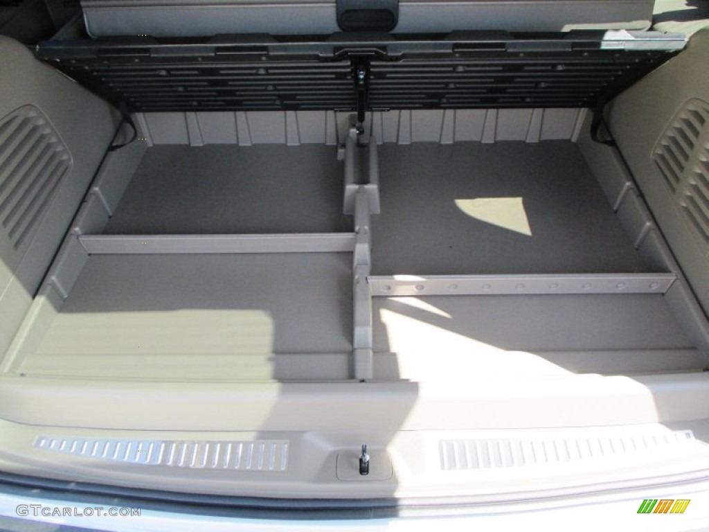 2015 GMC Yukon XL SLT 4WD Trunk Photo #92751498