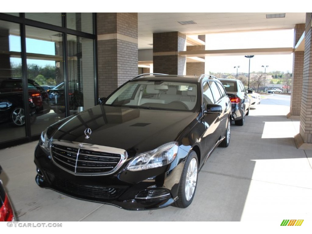 2014 E 350 4Matic Wagon - Black / Silk Beige/Espresso Brown photo #4