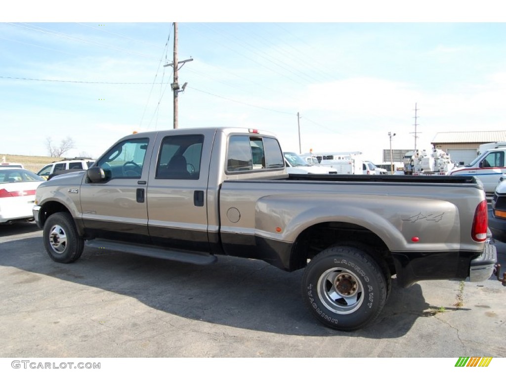 2004 F350 Super Duty Lariat Crew Cab 4x4 Dually - Arizona Beige Metallic / Medium Parchment photo #3