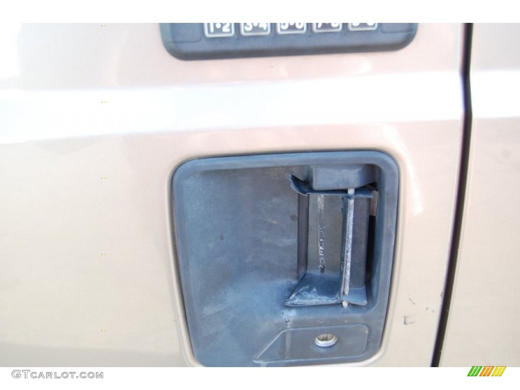 2004 F350 Super Duty Lariat Crew Cab 4x4 Dually - Arizona Beige Metallic / Medium Parchment photo #9