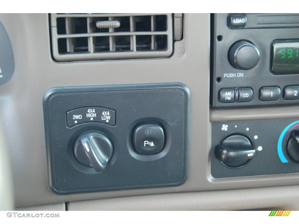 2004 F350 Super Duty Lariat Crew Cab 4x4 Dually - Arizona Beige Metallic / Medium Parchment photo #17